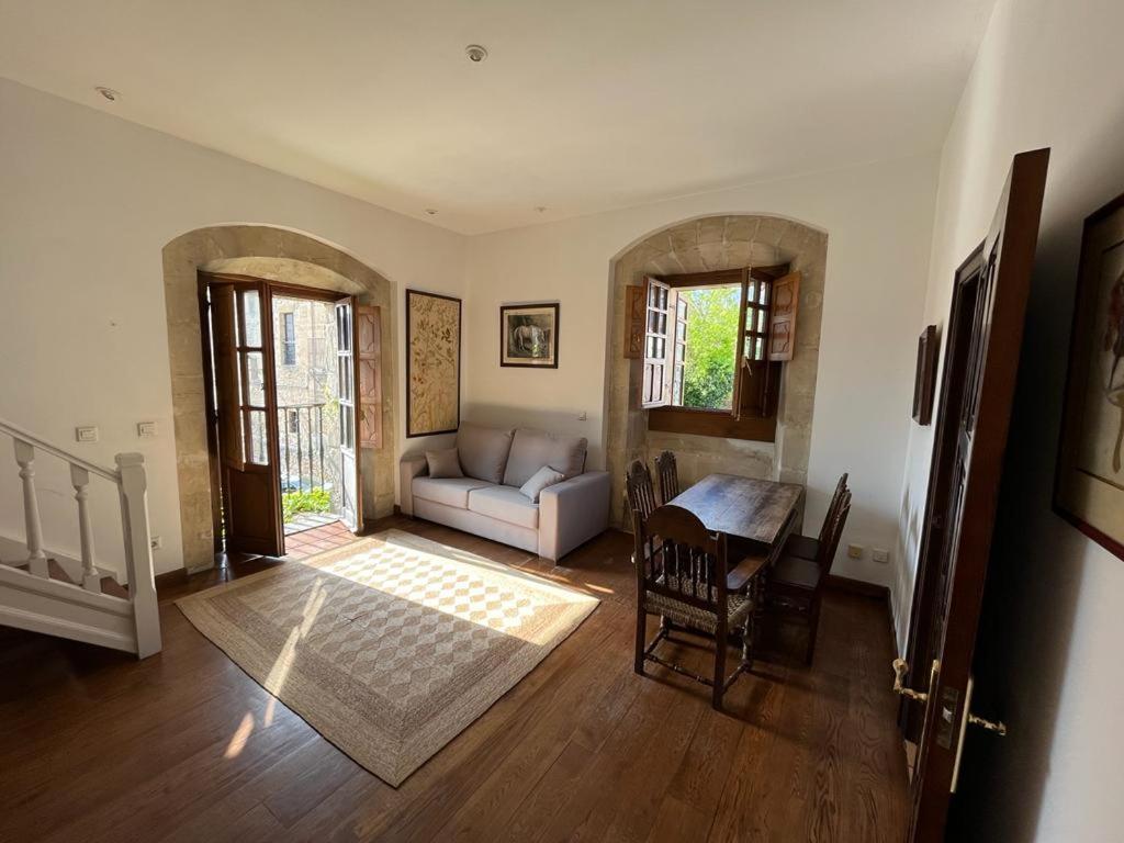 Apartamento Gaudi Комильяс Экстерьер фото