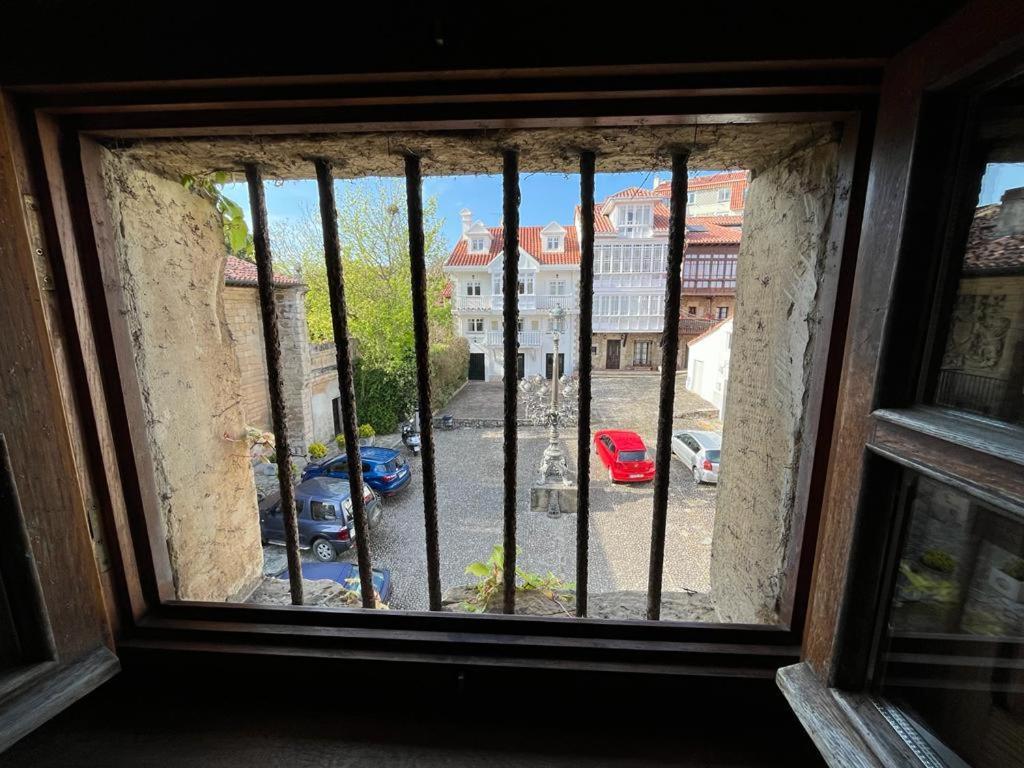 Apartamento Gaudi Комильяс Экстерьер фото